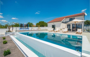 Amazing home in Skabrnja w/ Outdoor swimming pool, WiFi and Outdoor swimming pool